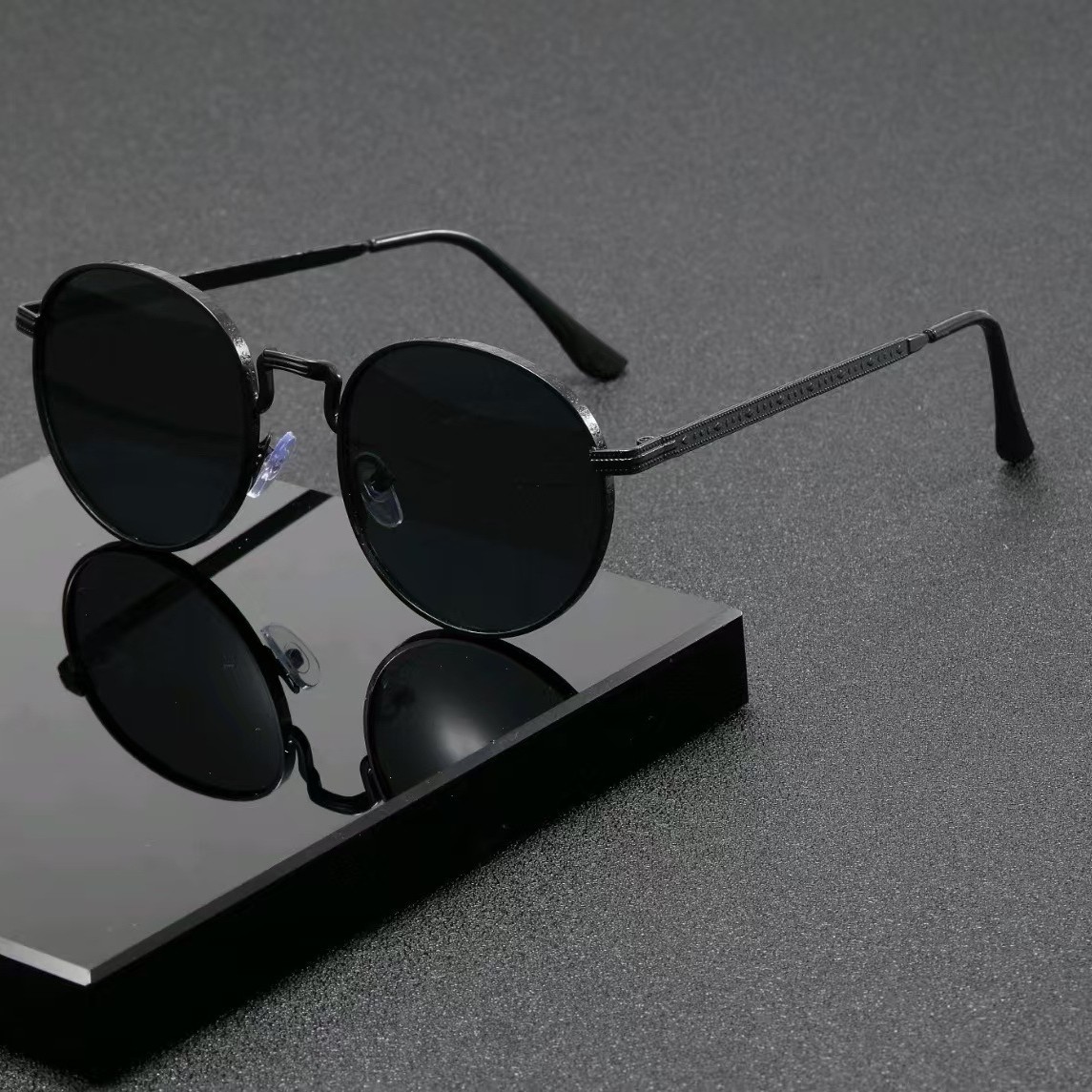 Fashion Classic Round Sunglass - Vintage Fashion Enthusiasts review and price